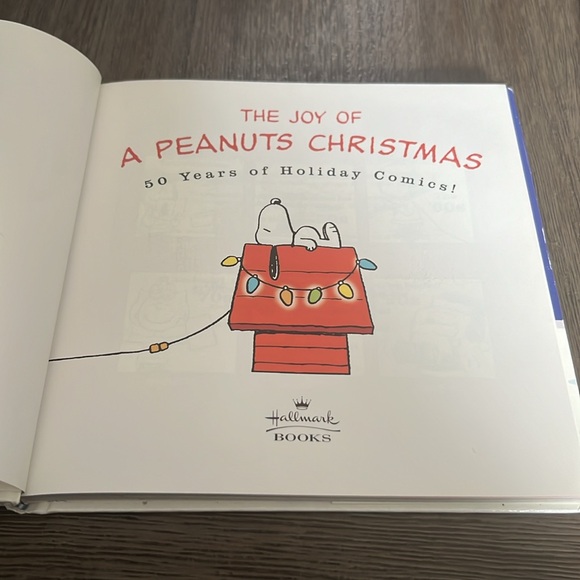 Hallmark Peanuts Christmas book - Picture 3 of 3